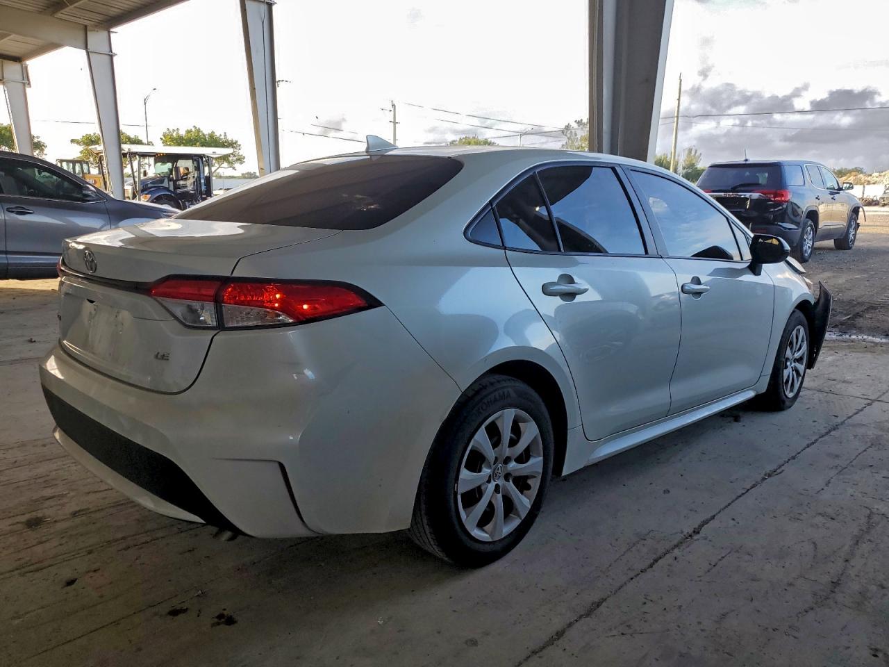 2022 TOYOTA COROLLA LE photo 7