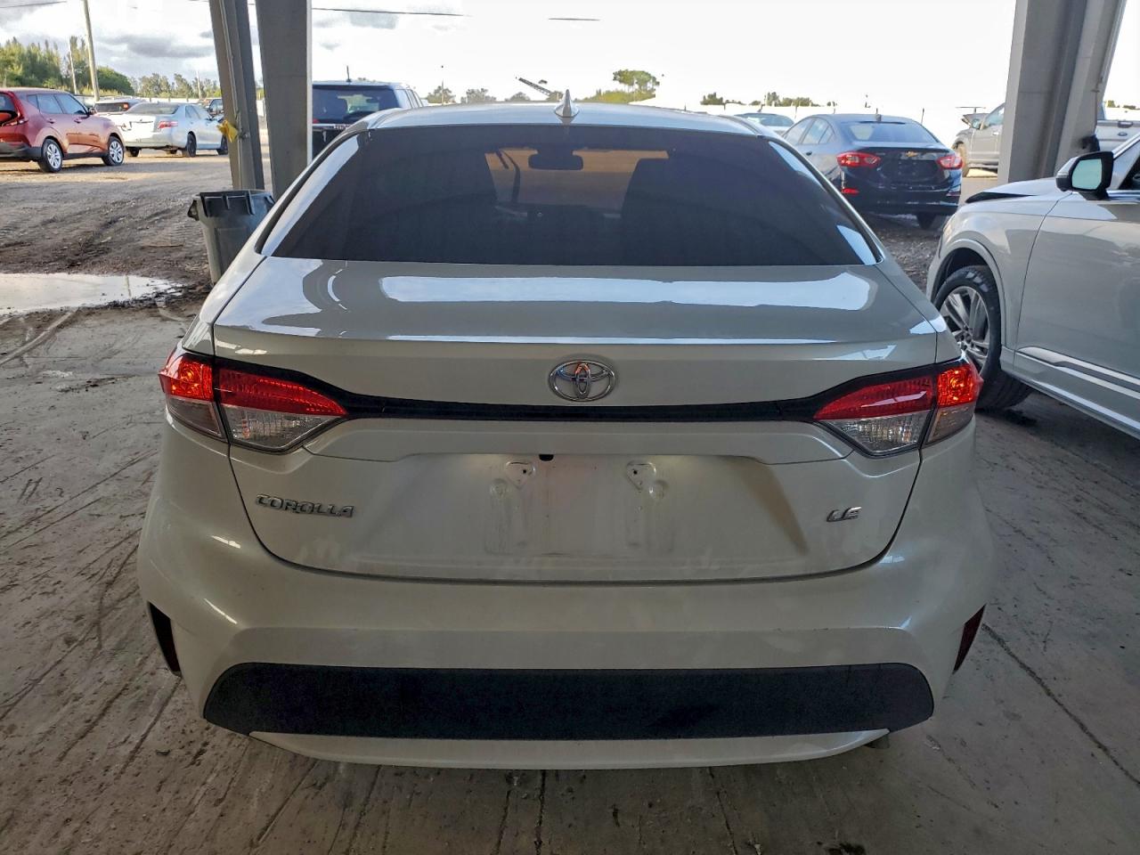 2022 TOYOTA COROLLA LE photo 16