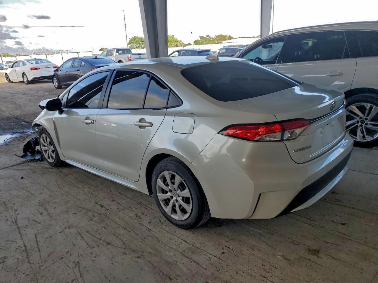 2022 TOYOTA COROLLA LE photo 4