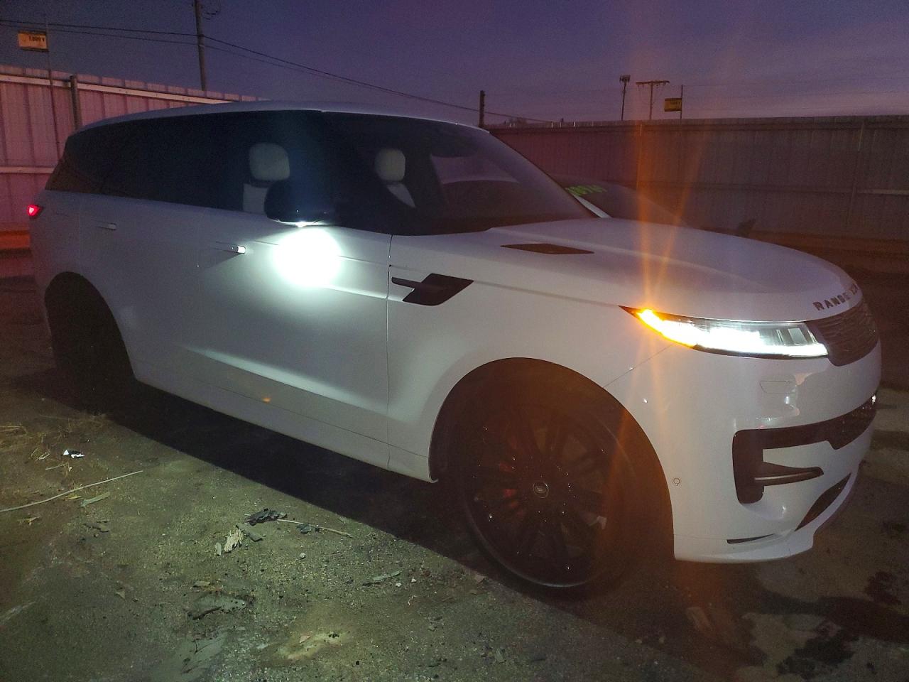 2025 LAND ROVER RANGE ROVER SPORT DYNAMIC SE photo 4