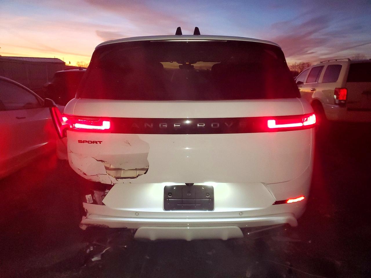 2025 LAND ROVER RANGE ROVER SPORT DYNAMIC SE photo 6