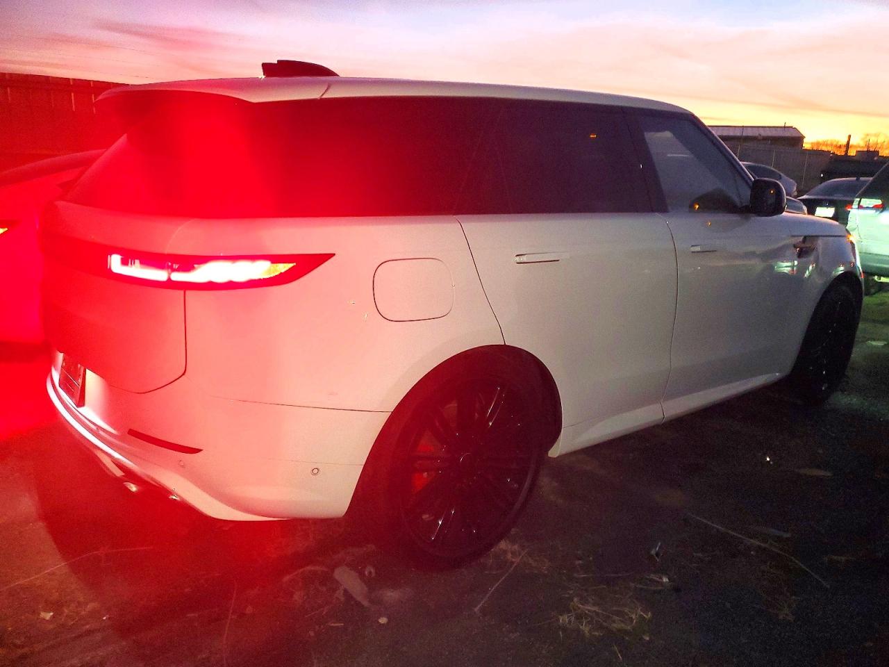 2025 LAND ROVER RANGE ROVER SPORT DYNAMIC SE photo 3