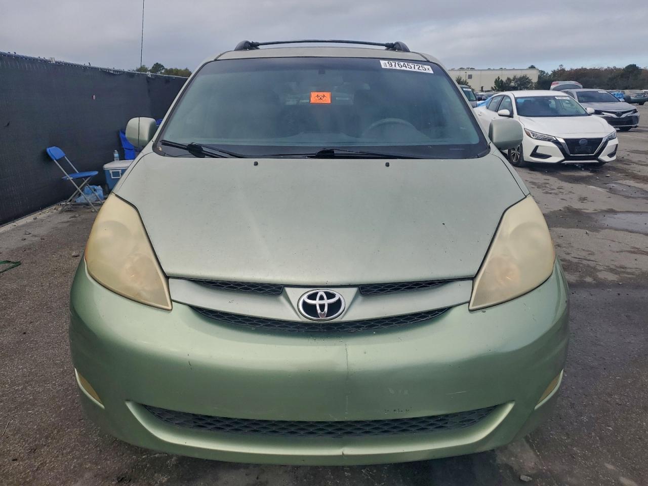 2008 TOYOTA SIENNA XLE photo 5