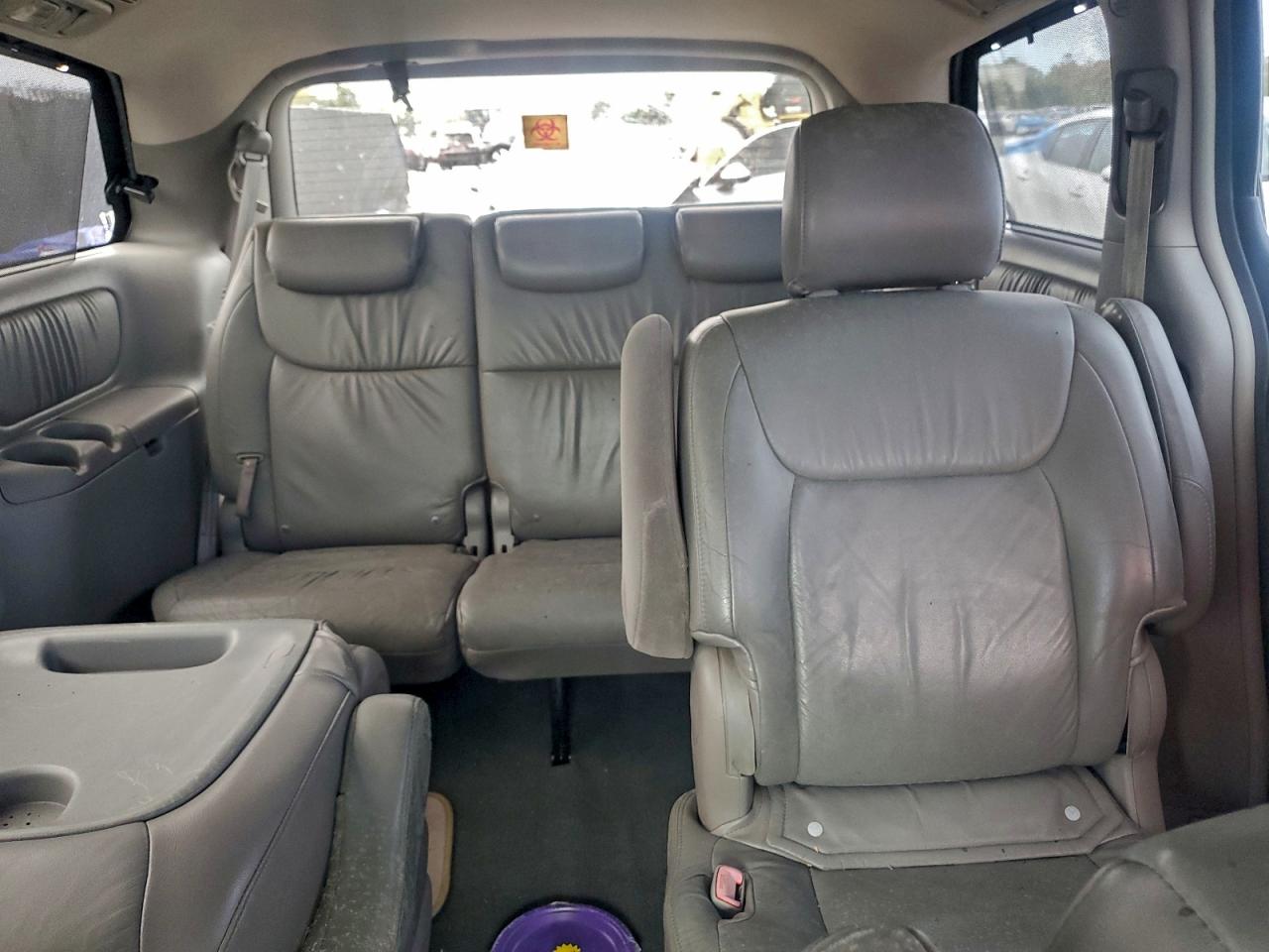 2008 TOYOTA SIENNA XLE photo 10