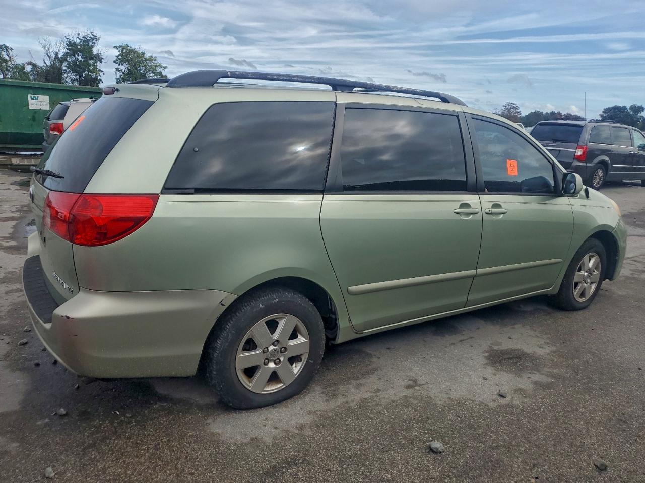 2008 TOYOTA SIENNA XLE photo 3
