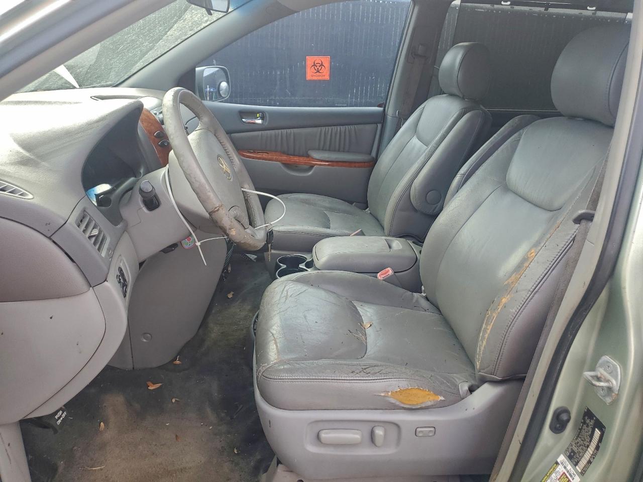 2008 TOYOTA SIENNA XLE photo 7