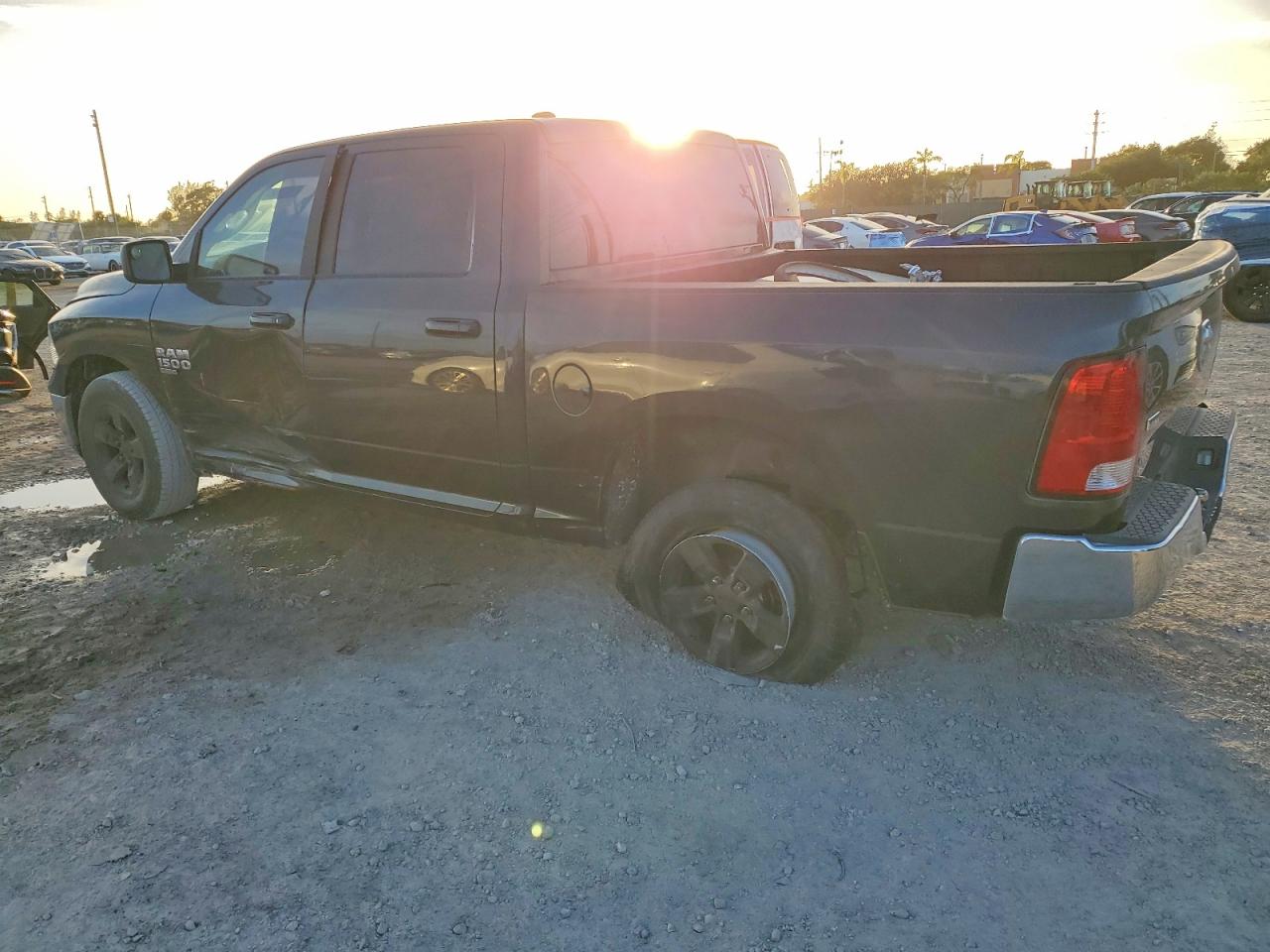 2021 RAM 1500 CLASSIC SLT photo 2