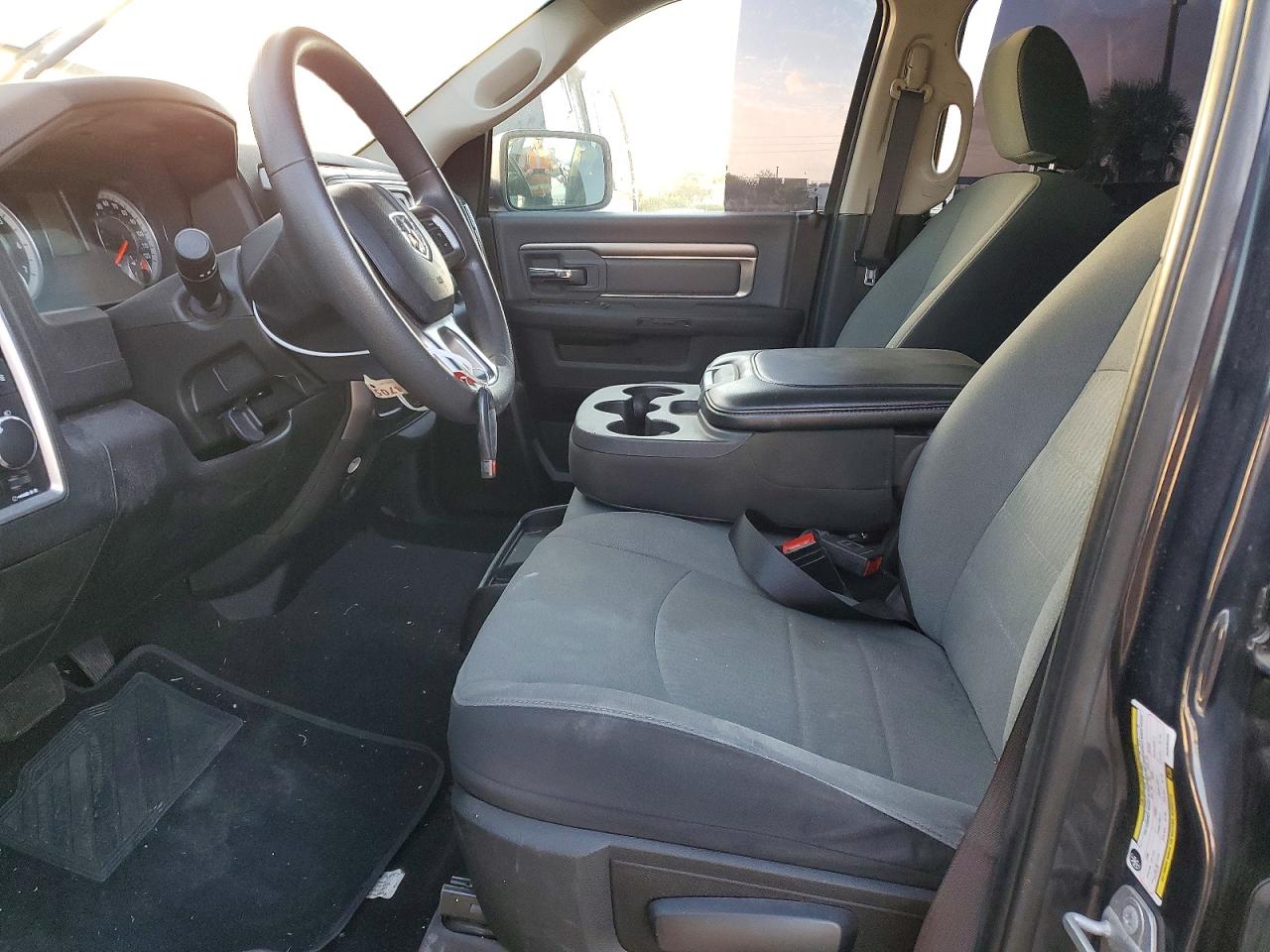 2021 RAM 1500 CLASSIC SLT photo 7