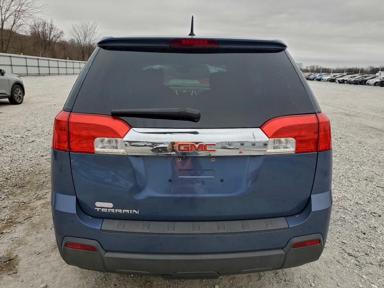 2011 GMC TERRAIN SLE photo 6