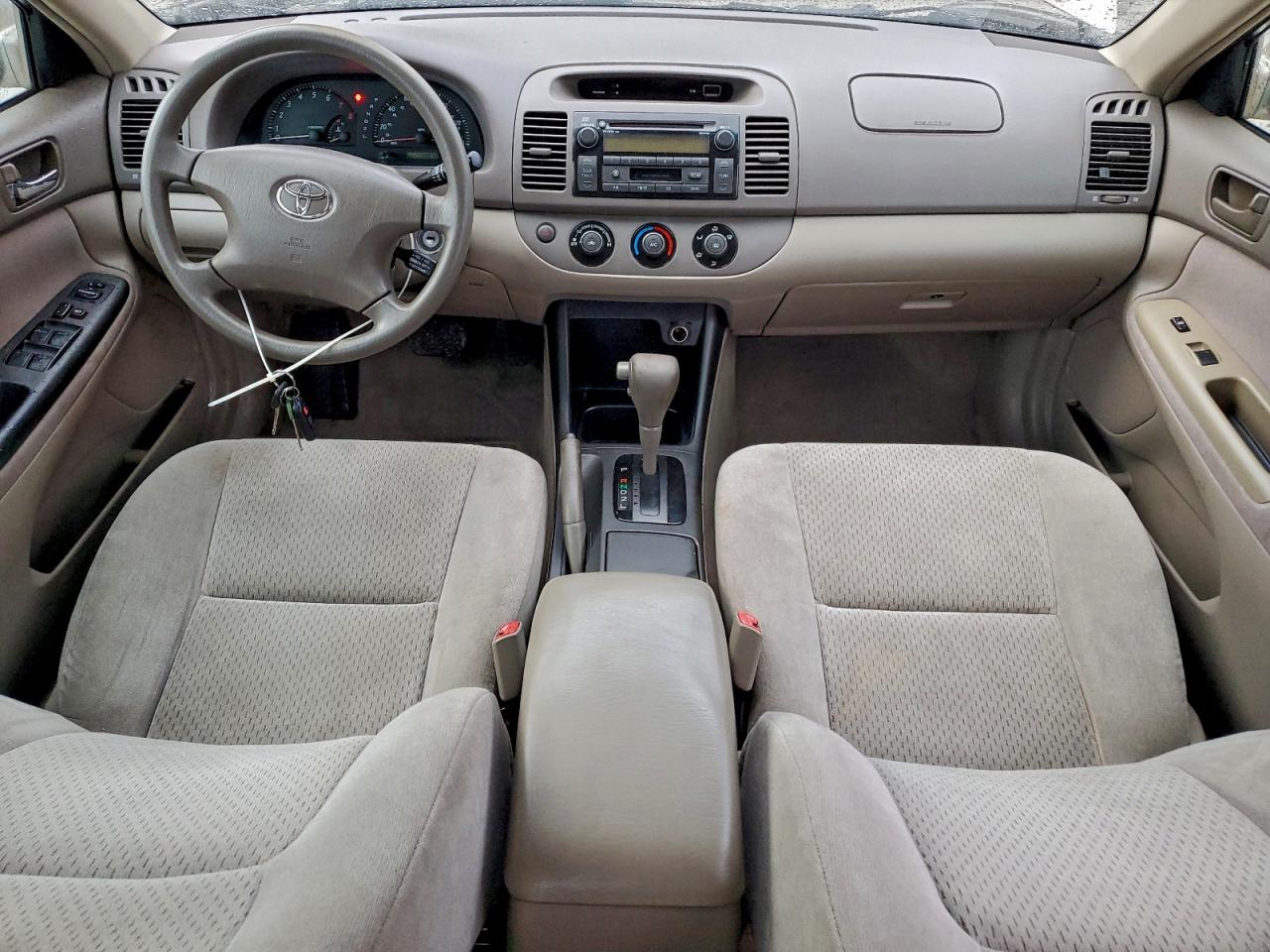 2004 TOYOTA CAMRY LE photo 8