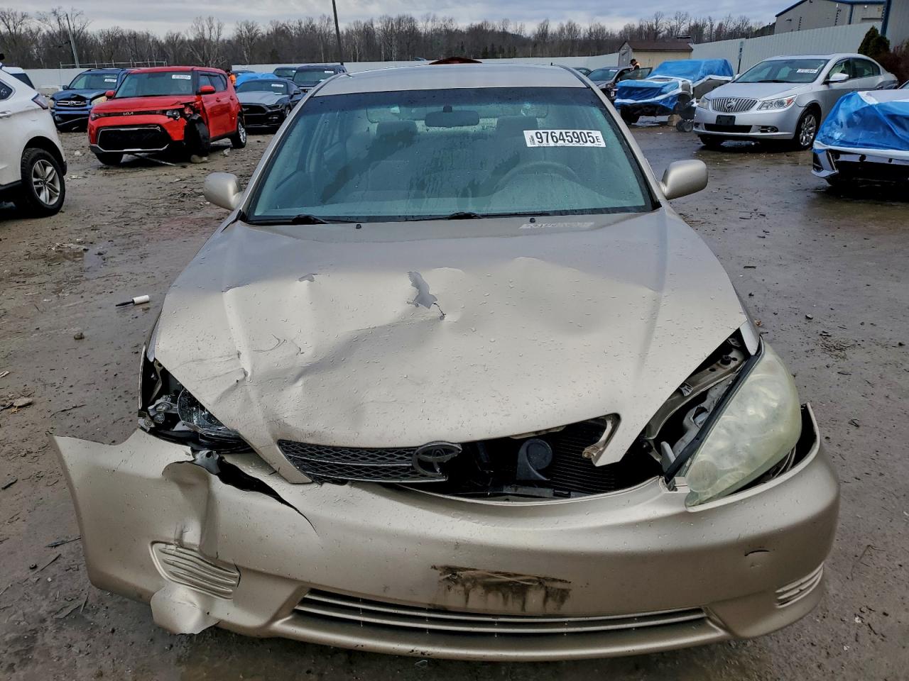 2004 TOYOTA CAMRY LE photo 5