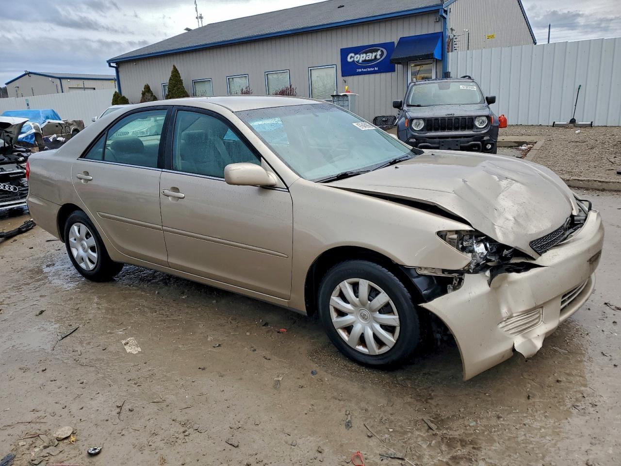 2004 TOYOTA CAMRY LE photo 4