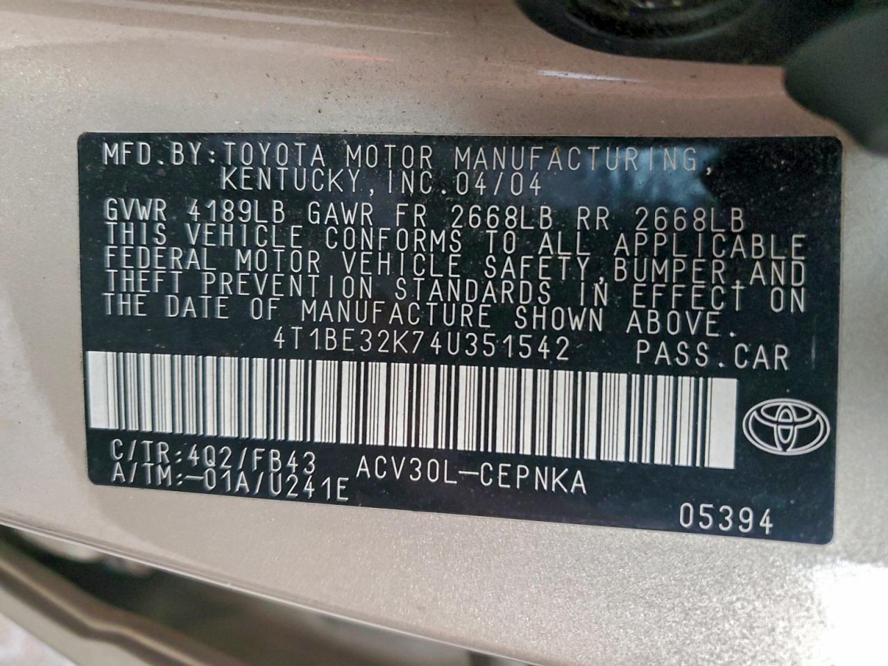 2004 TOYOTA CAMRY LE photo 12