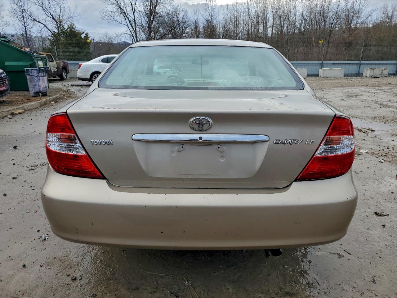 2004 TOYOTA CAMRY LE photo 6