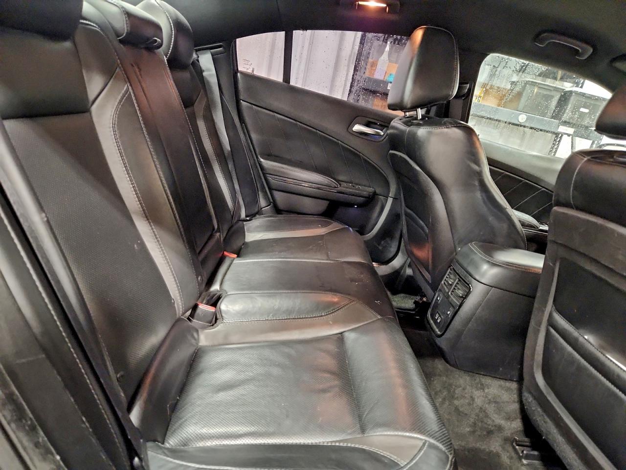 2016 DODGE CHARGER SXT photo 10