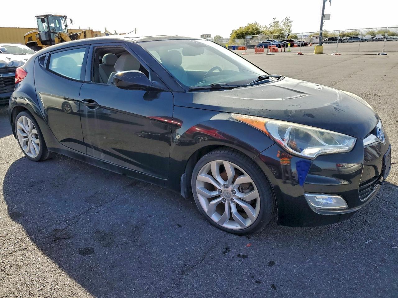 2013 HYUNDAI VELOSTER photo 4
