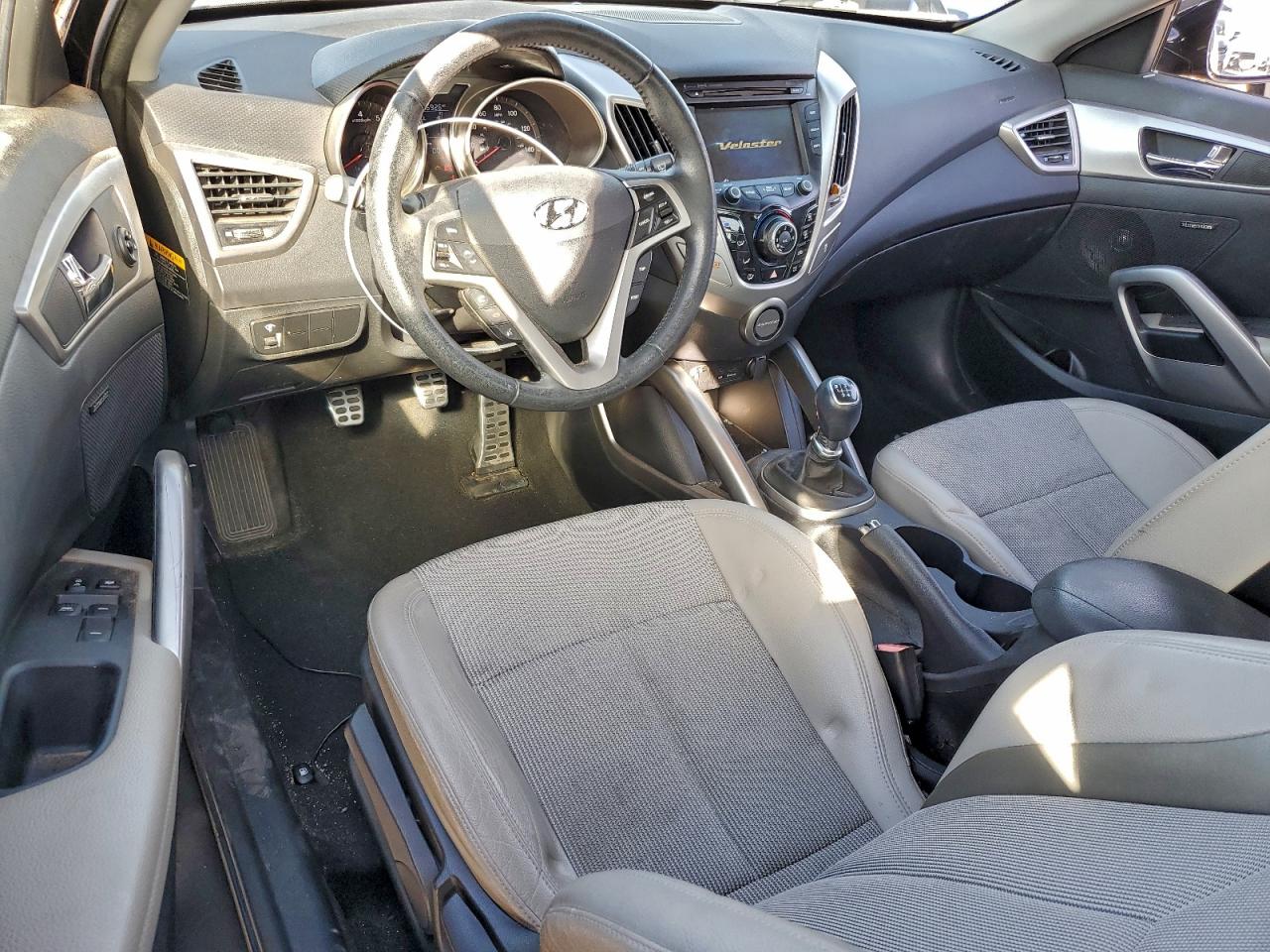 2013 HYUNDAI VELOSTER photo 8