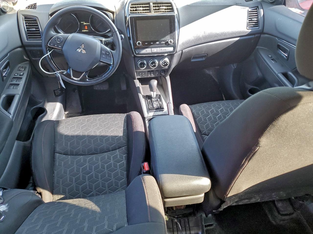 2024 MITSUBISHI OUTLANDER SPORT S/SE photo 15
