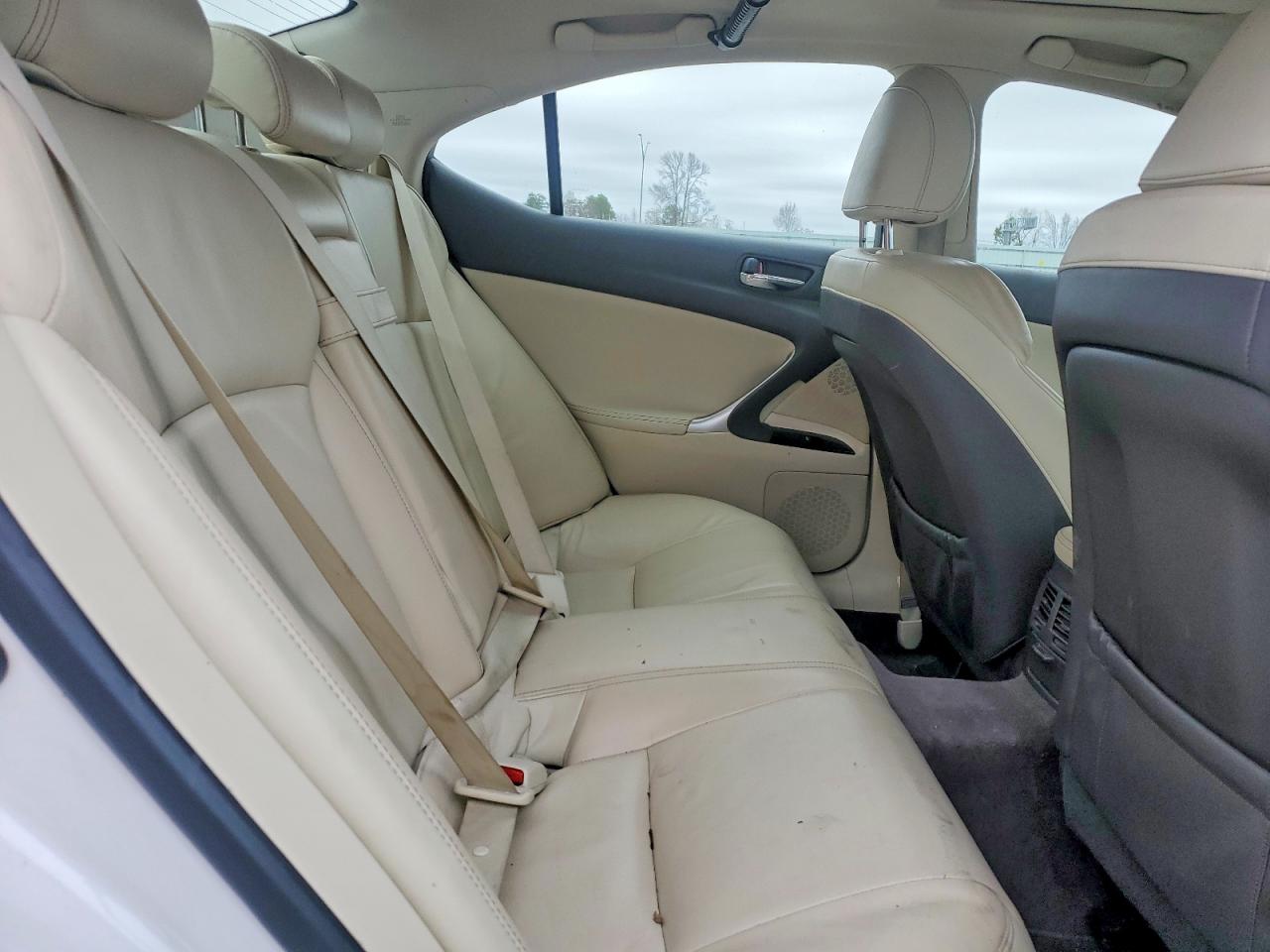 2012 LEXUS IS 250 photo 10