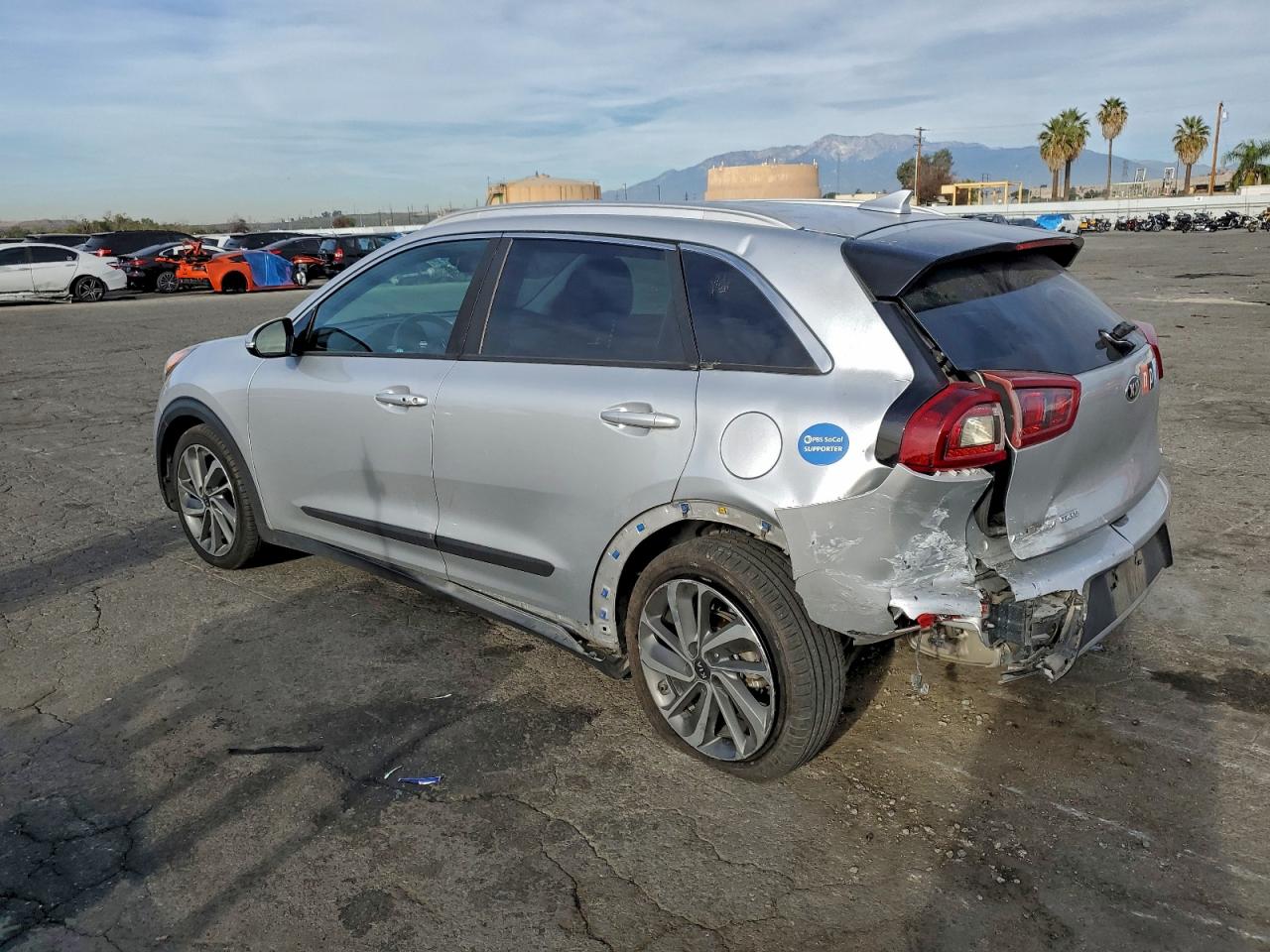 2018 KIA NIRO TOURING photo 2
