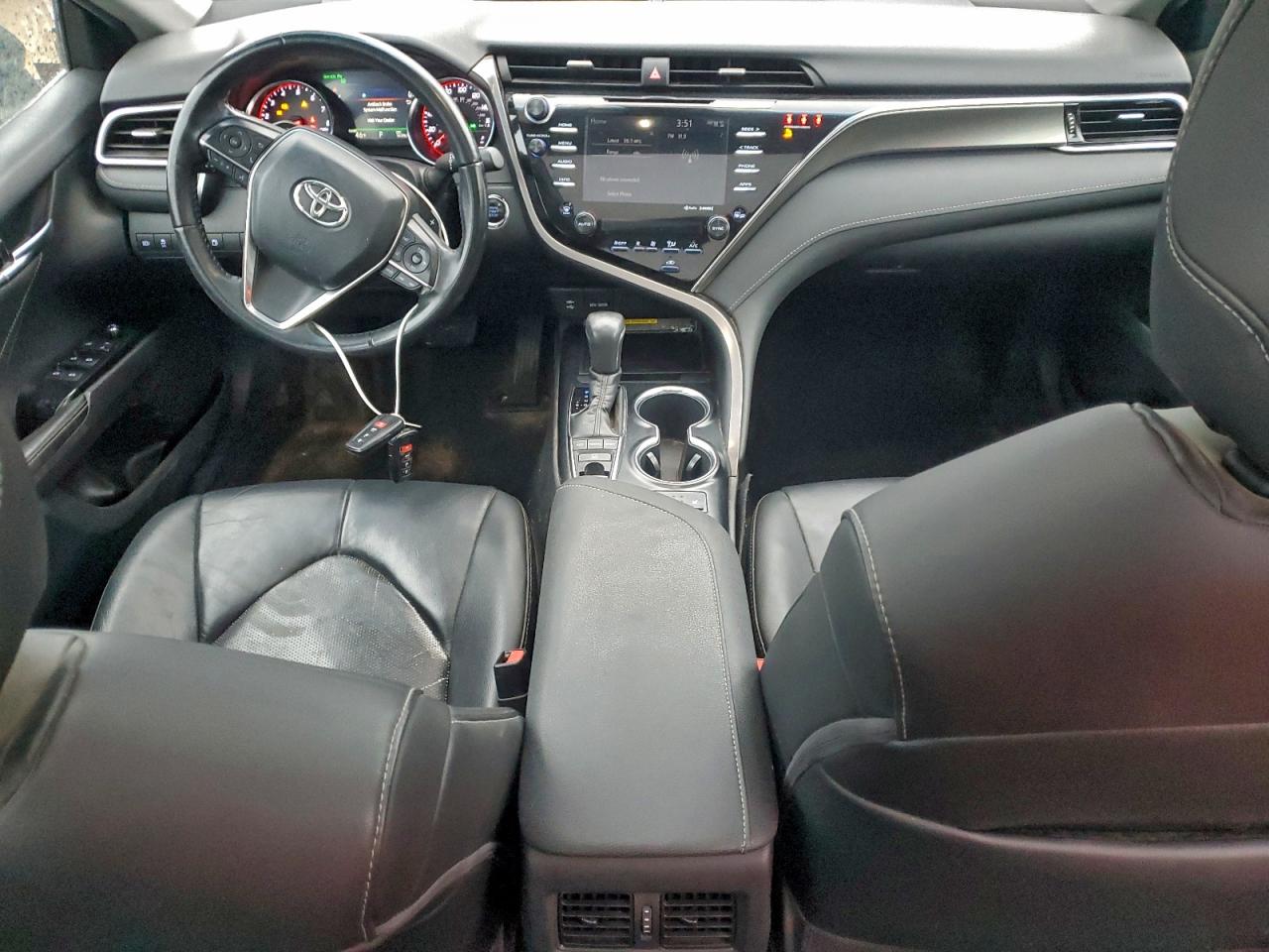 2018 TOYOTA CAMRY XSE photo 8