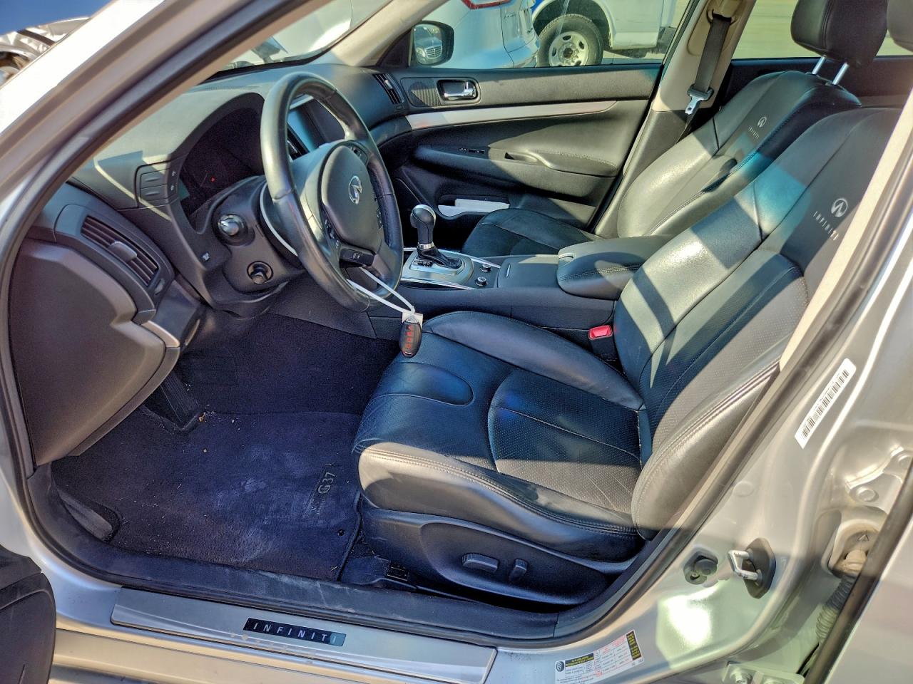 2013 INFINITI G37 BASE photo 7