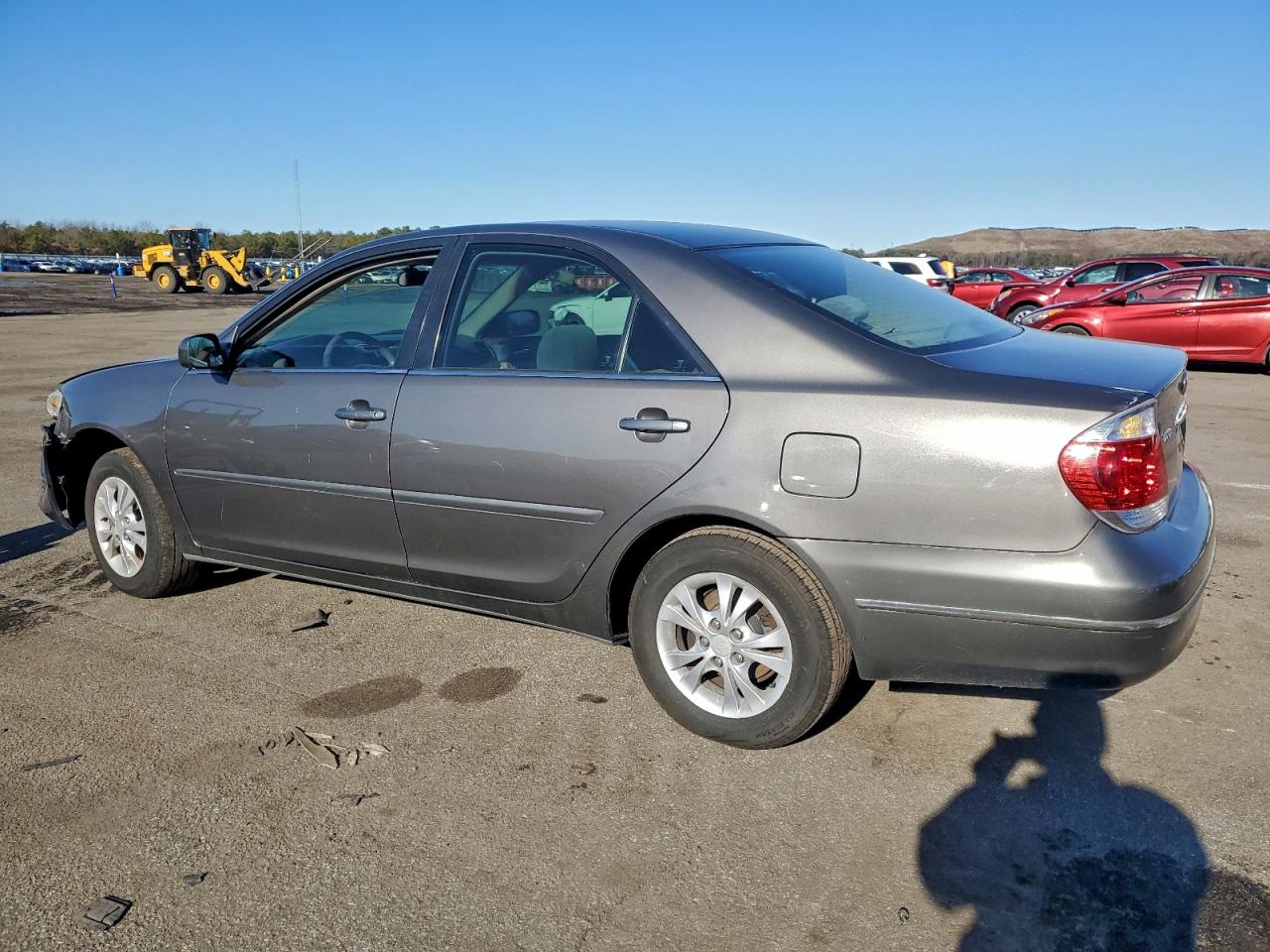 2005 TOYOTA CAMRY LE photo 3