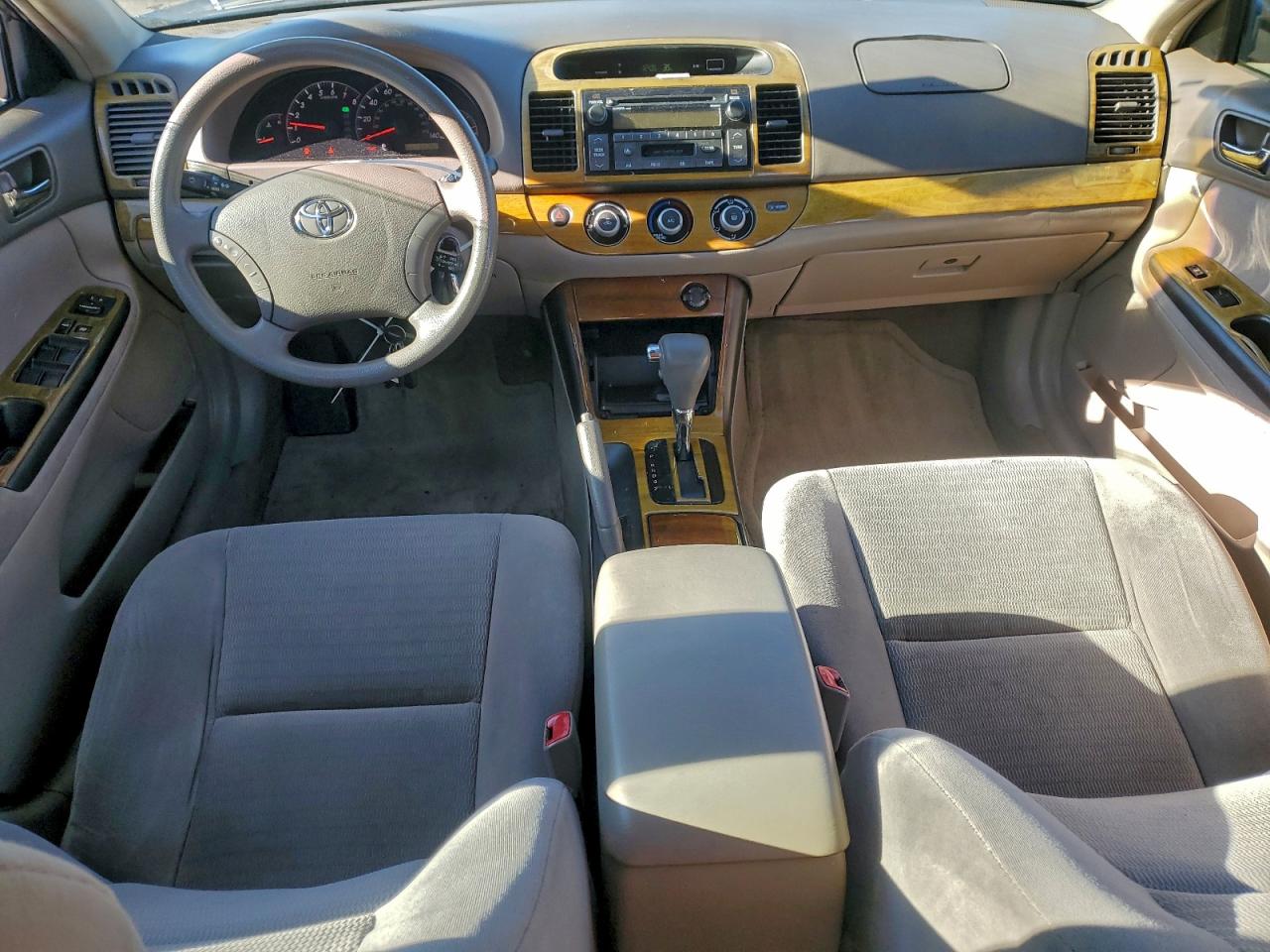 2005 TOYOTA CAMRY LE photo 15