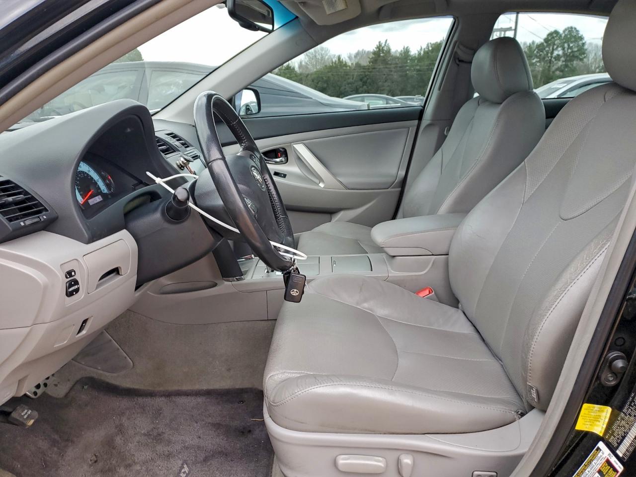 2011 TOYOTA CAMRY BASE photo 7