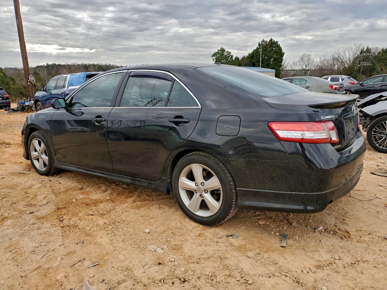 2011 TOYOTA CAMRY BASE photo 2