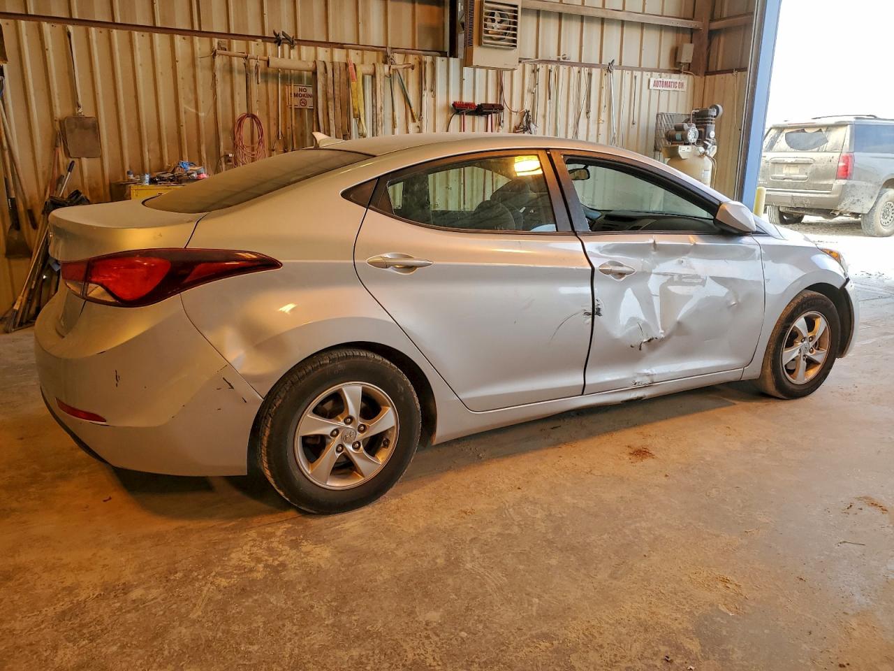 2014 HYUNDAI ELANTRA SE photo 3