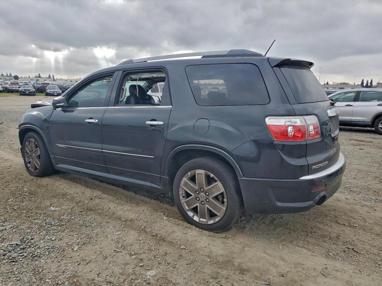 2011 GMC ACADIA DENALI photo 2