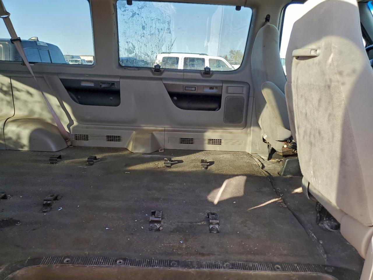 1999 FORD ECONOLINE E350 SUPER DUTY WAGON photo 11