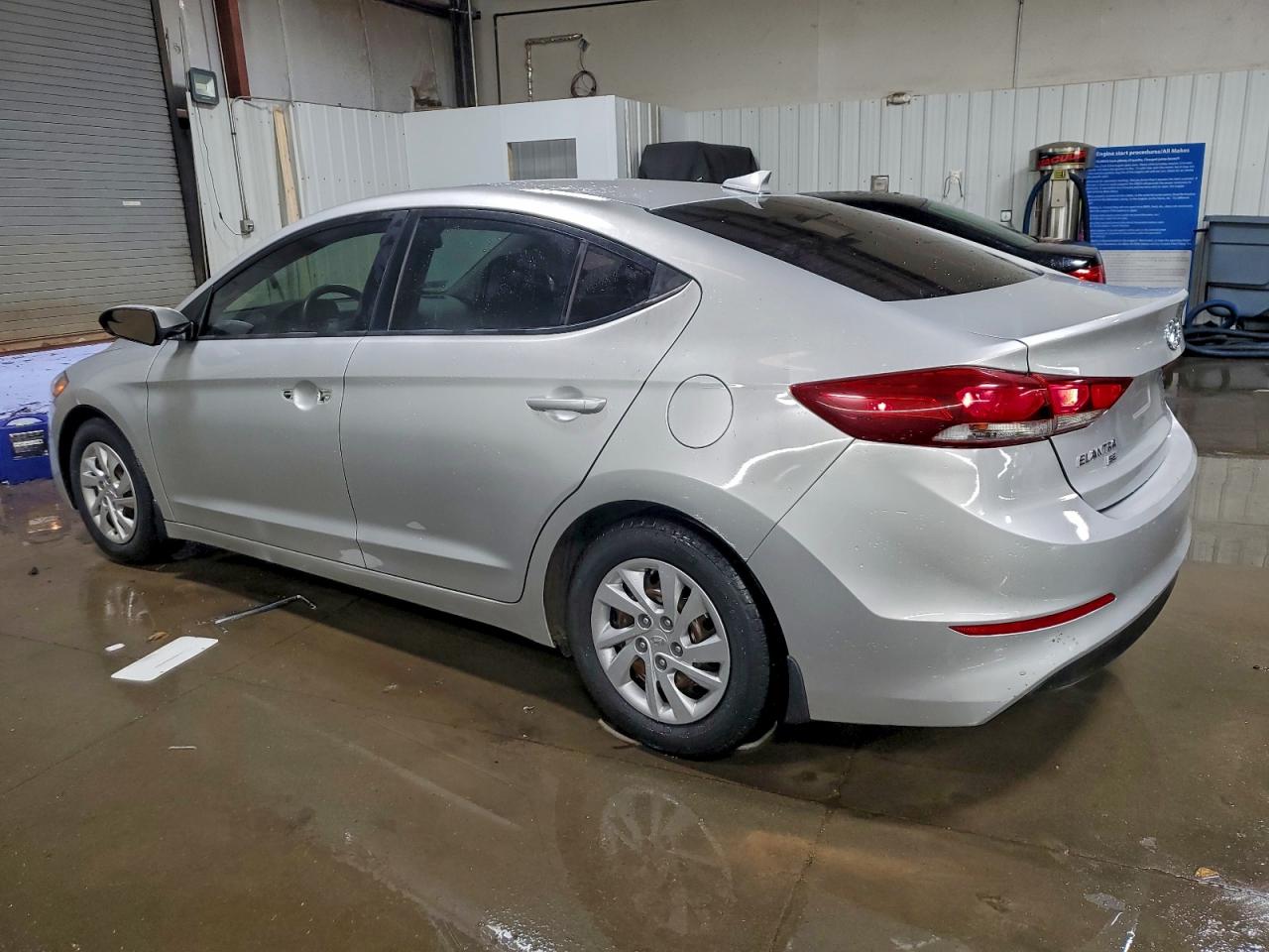 2018 HYUNDAI ELANTRA SE photo 3