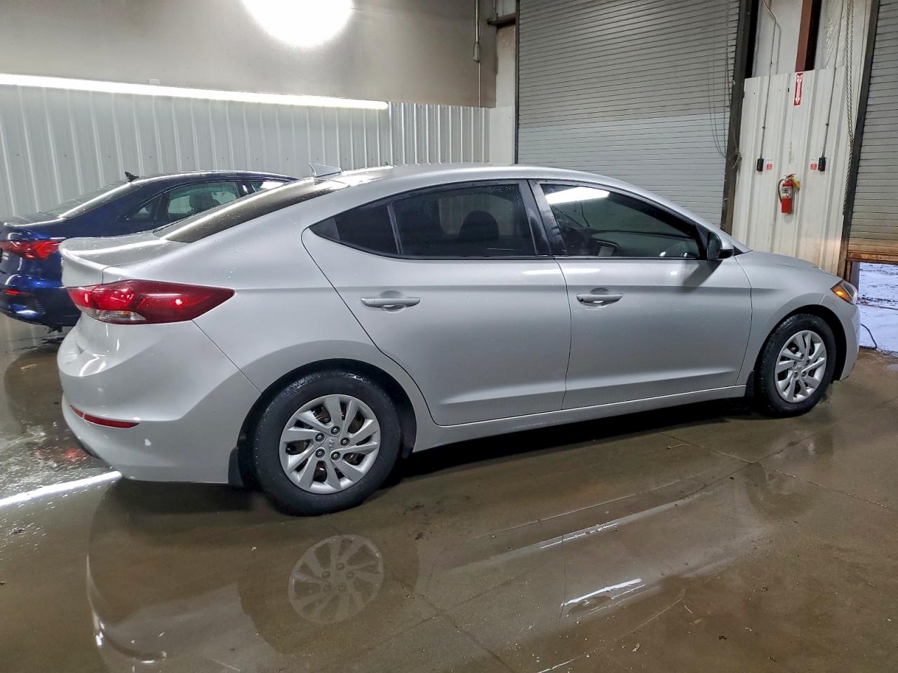 2018 HYUNDAI ELANTRA SE photo 5