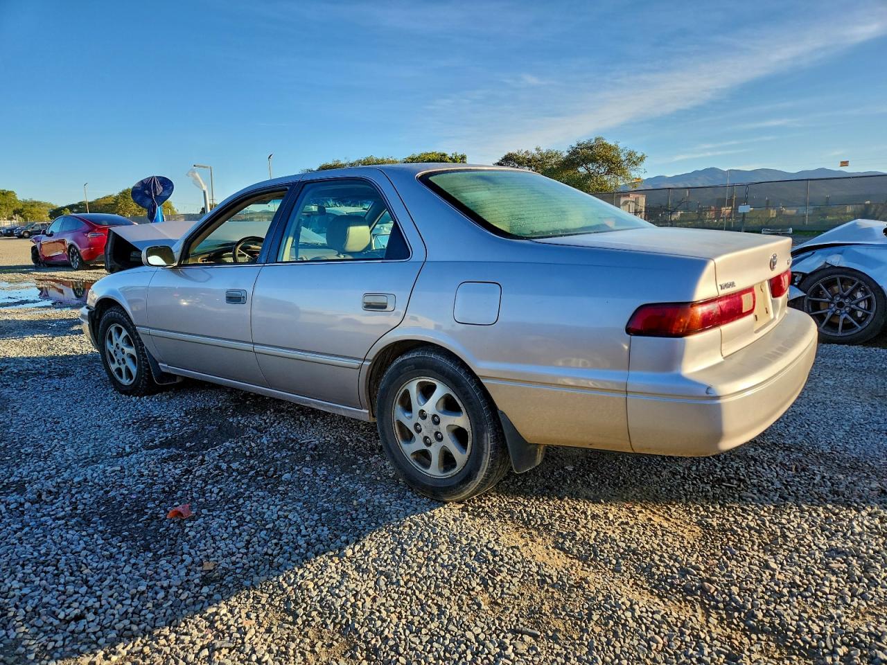 1997 TOYOTA CAMRY CE photo 2