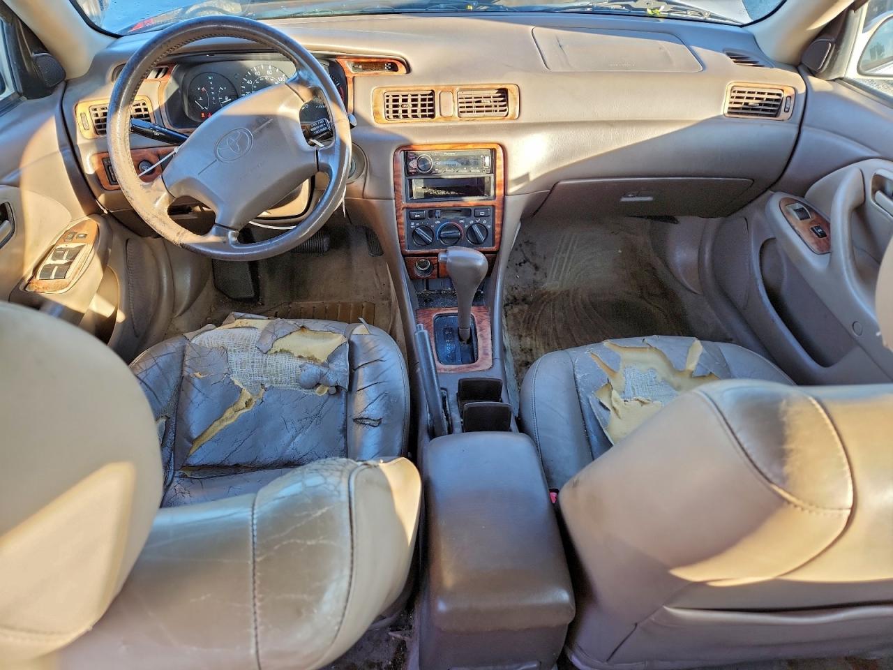 1997 TOYOTA CAMRY CE photo 8