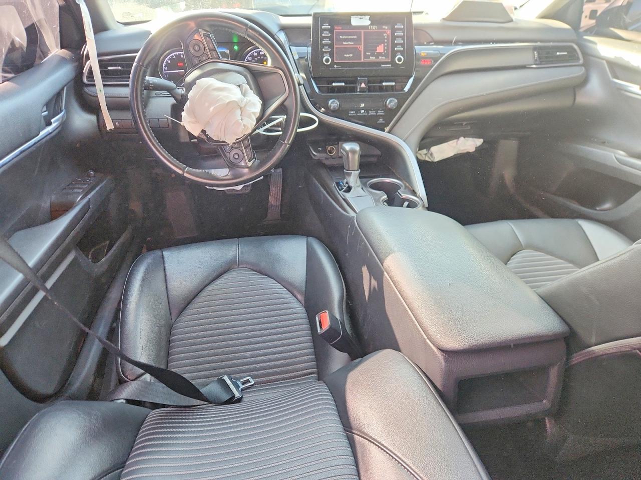 2021 TOYOTA CAMRY SE photo 8