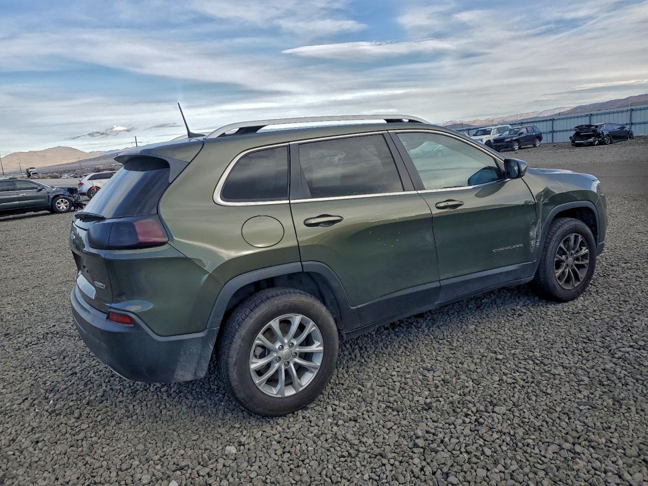 2021 JEEP CHEROKEE LATITUDE LUX photo 3