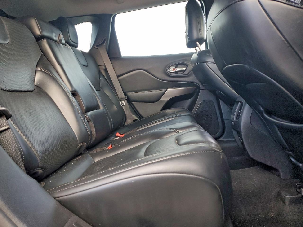 2021 JEEP CHEROKEE LATITUDE LUX photo 11