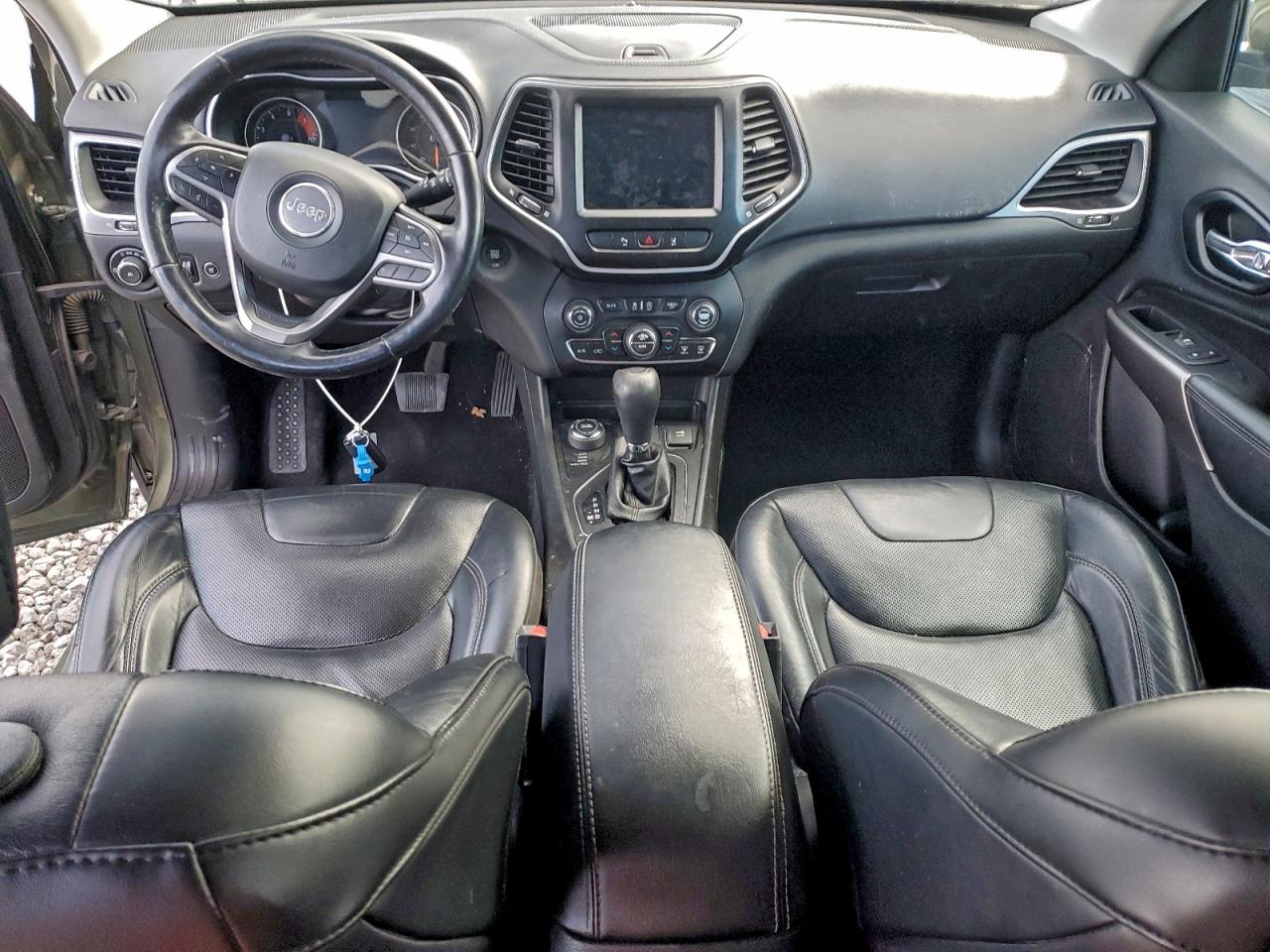 2021 JEEP CHEROKEE LATITUDE LUX photo 8
