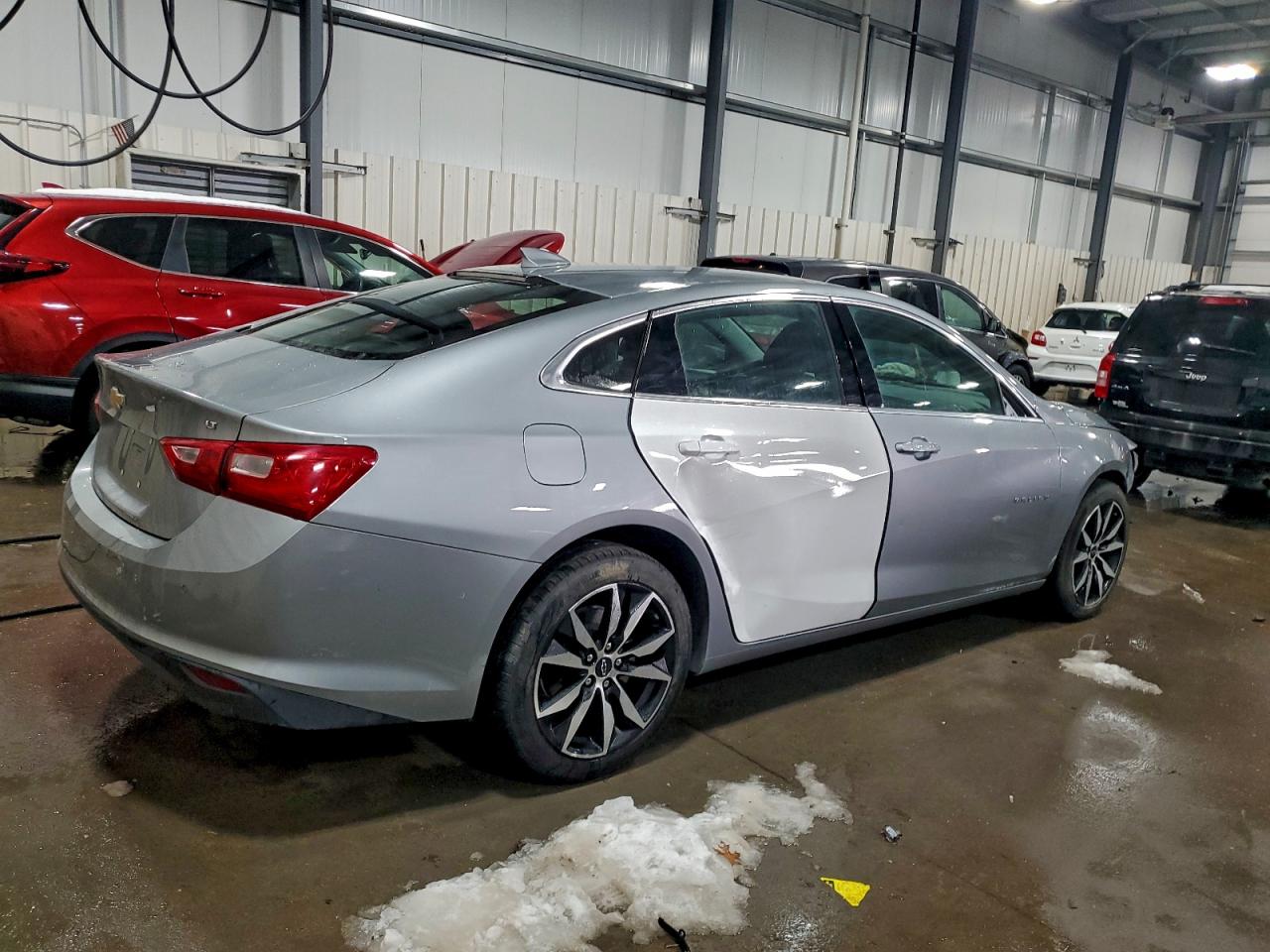 2024 CHEVROLET MALIBU LT photo 3