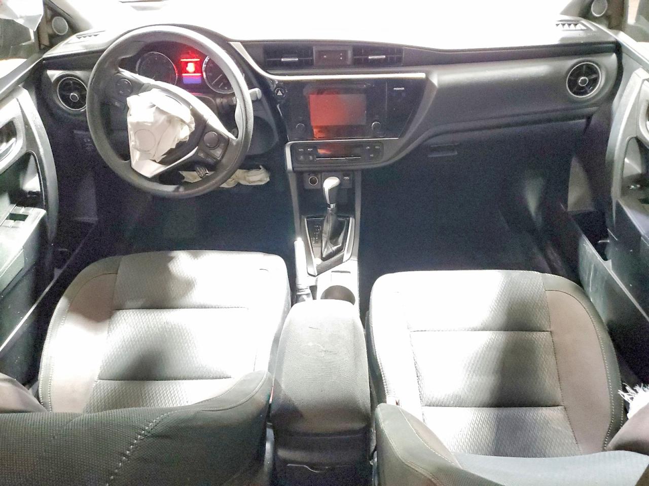 2017 TOYOTA COROLLA L photo 8