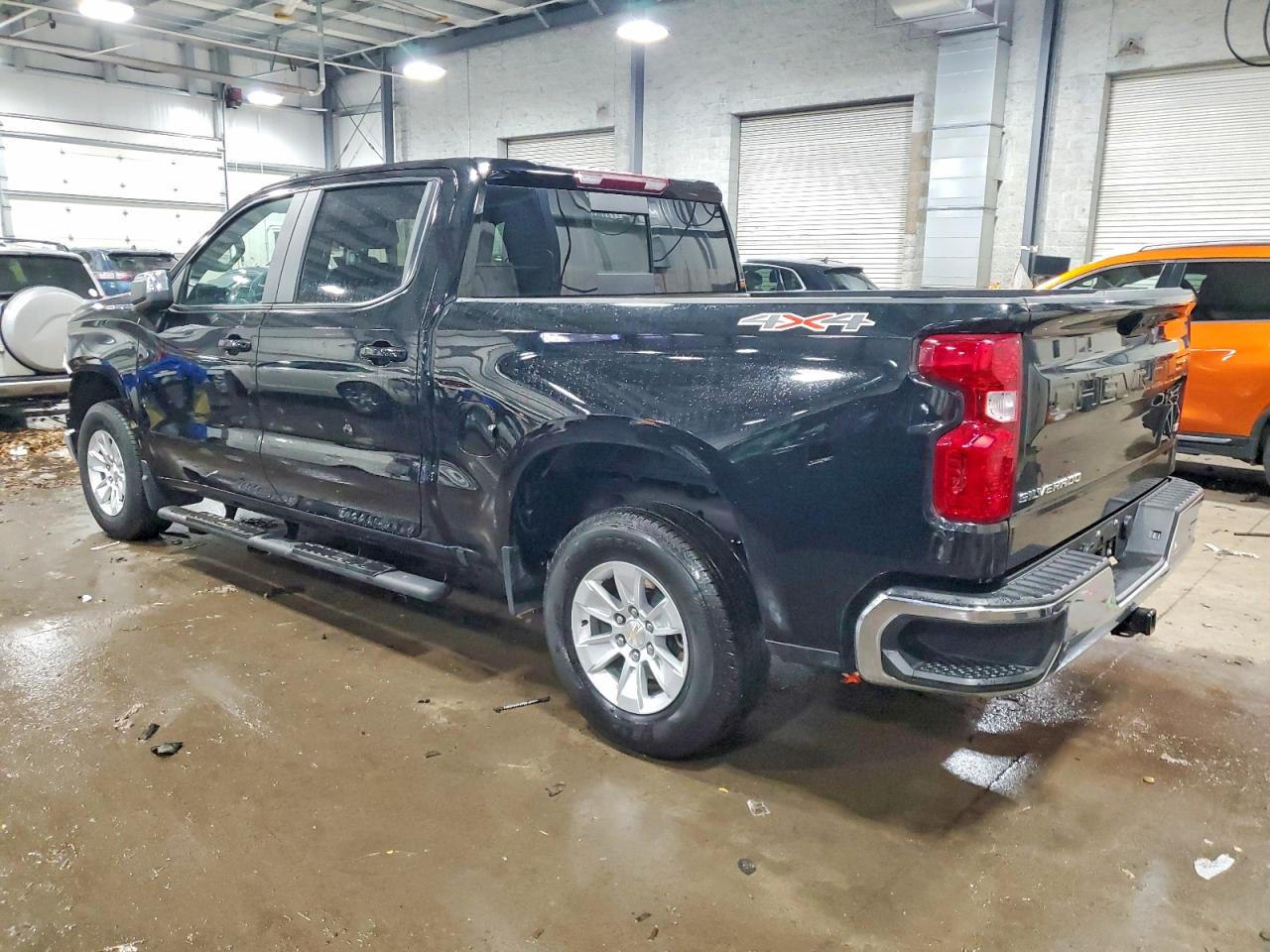 2023 CHEVROLET SILVERADO K1500 LT photo 2
