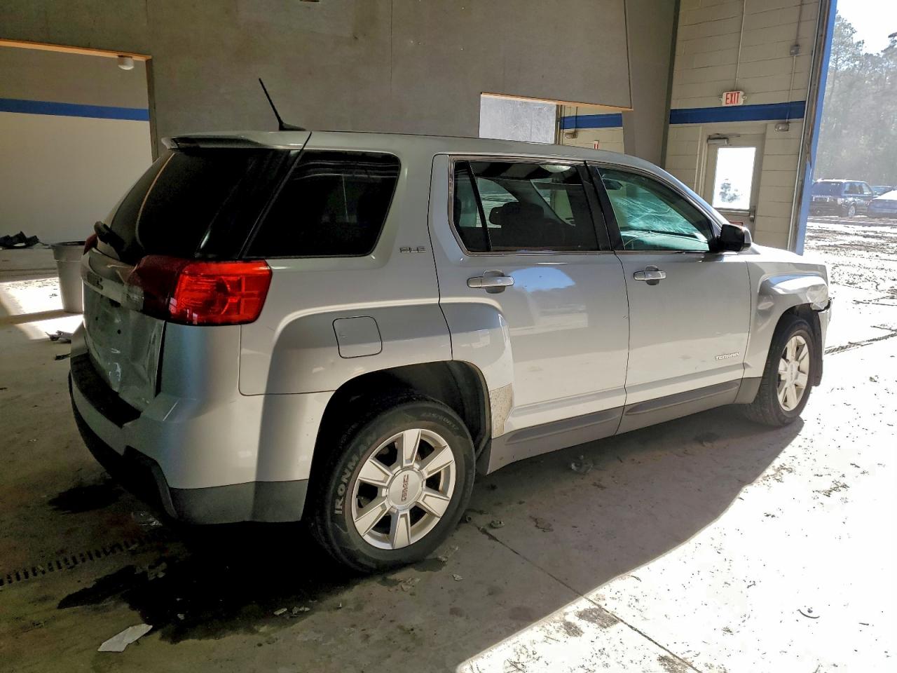 2013 GMC TERRAIN SLE photo 3