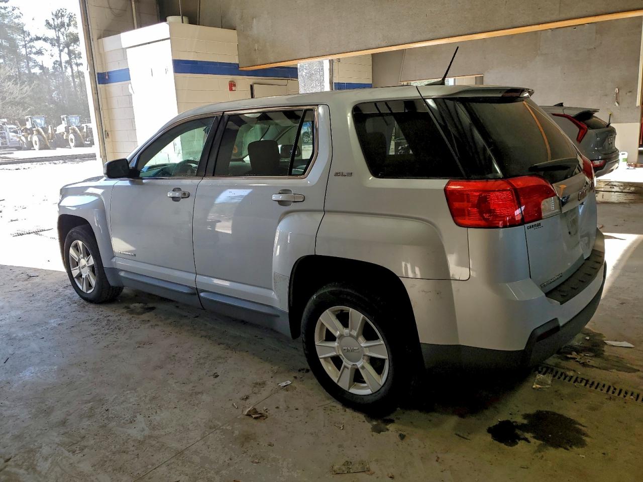 2013 GMC TERRAIN SLE photo 2