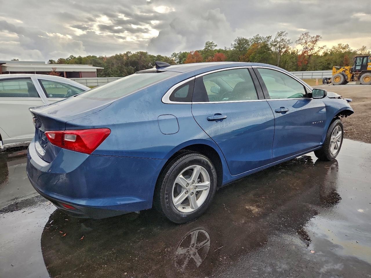 2024 CHEVROLET MALIBU LS photo 3