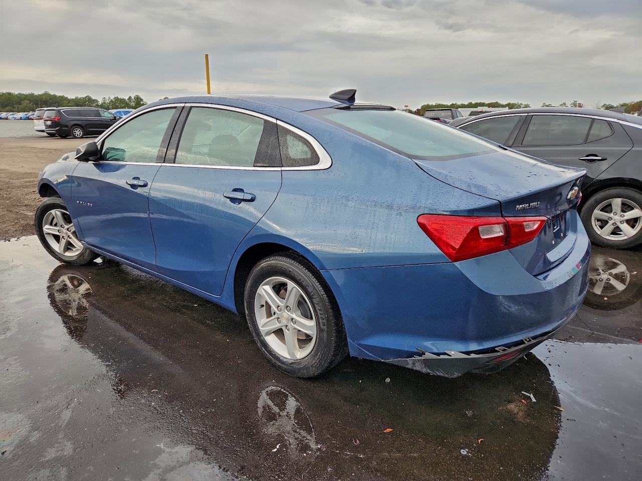 2024 CHEVROLET MALIBU LS photo 2
