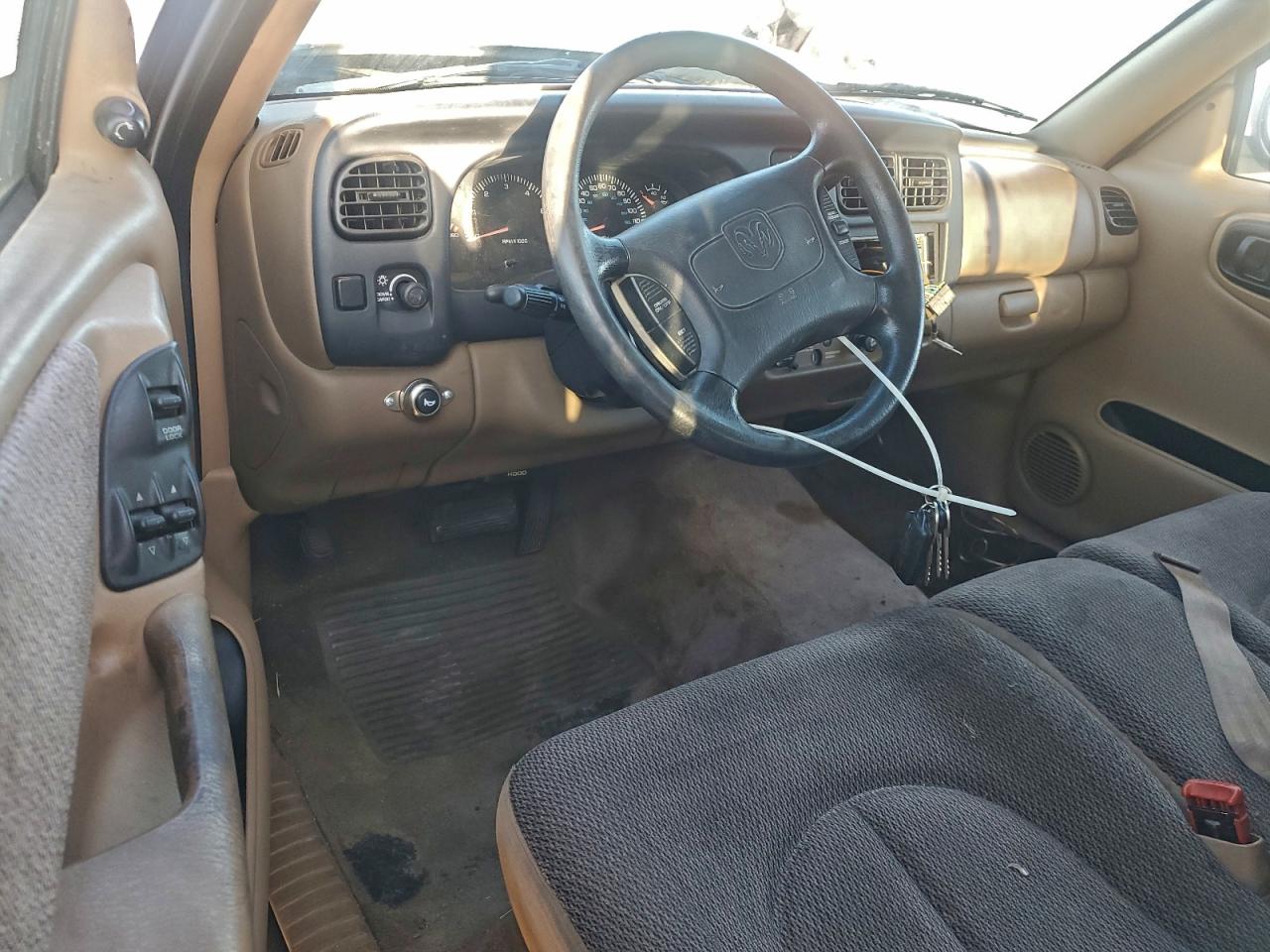1998 DODGE DAKOTA photo 15