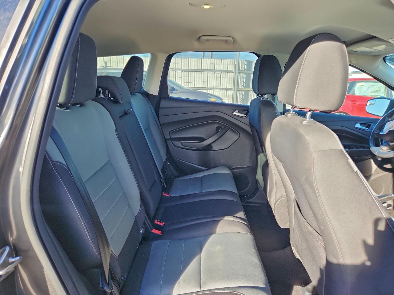 2016 FORD ESCAPE SE photo 21
